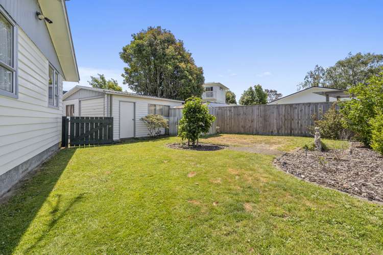 8 Omaha Grove Totara Park_10