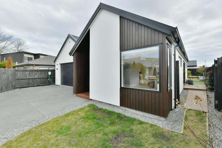 15 Colin Laloli Place_1