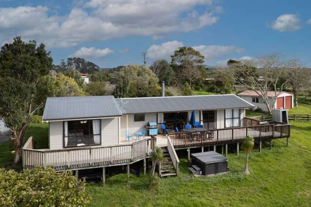 Live the Starter Lifestyle. Scenic Views & Cou...