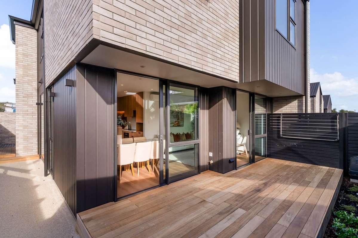 26-28 Weybridge Crescent_5