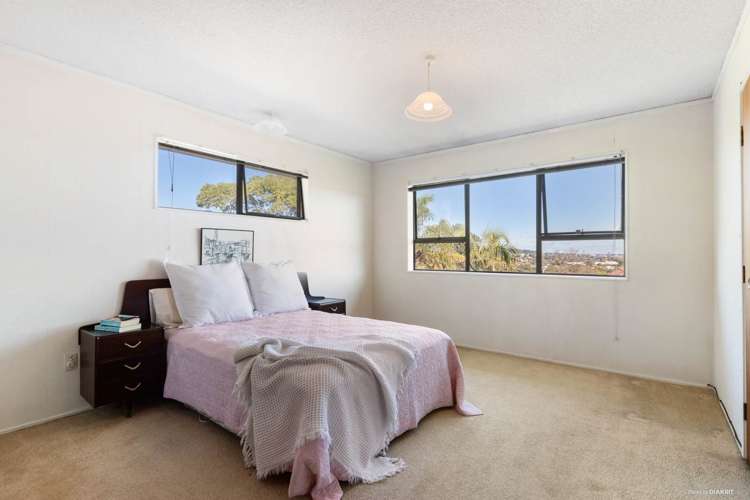 2/146 Norman Lesser Drive Saint Johns_13