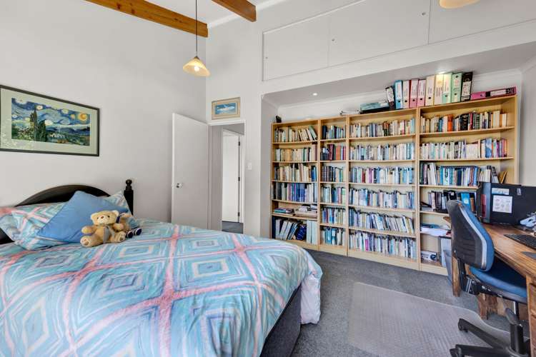 6 Mayfair Place Westown_18