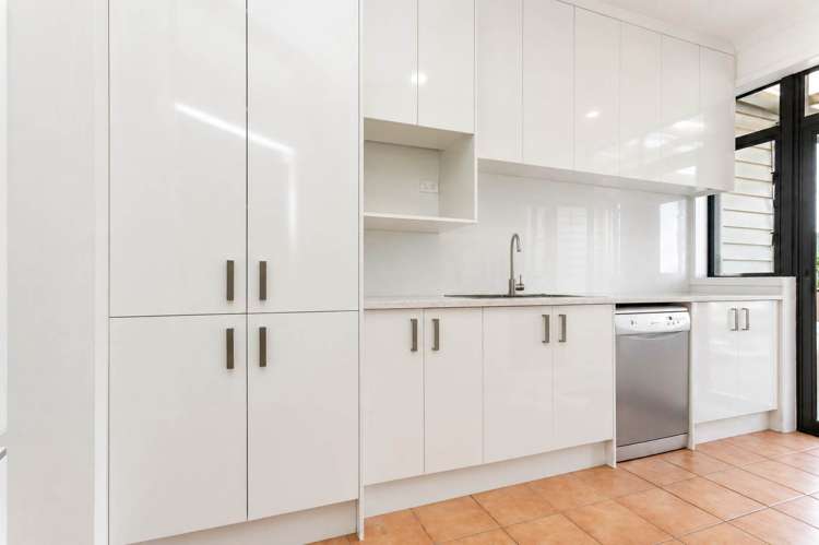 16/1 Ambrico Place New Lynn_1