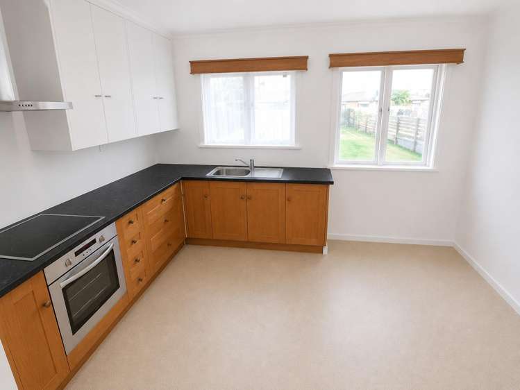 17 Sutton Crescent 10938_2