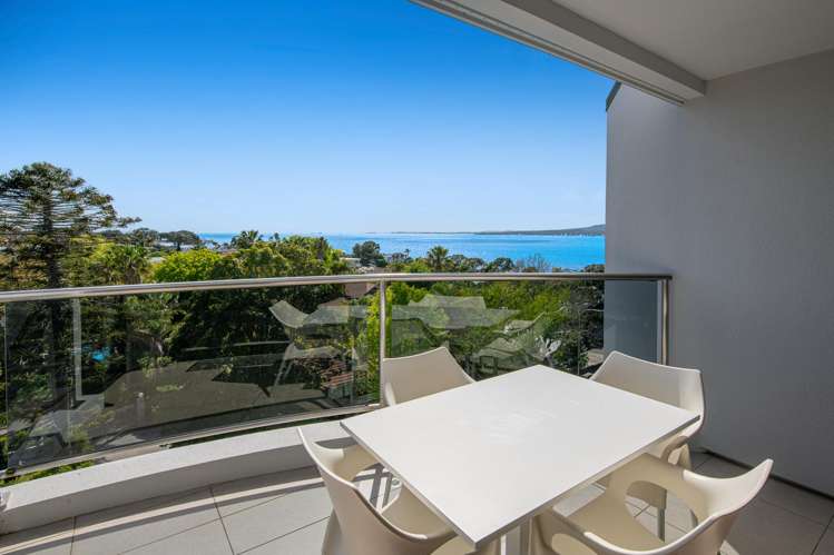 5B/175 Hurstmere Road Takapuna_1