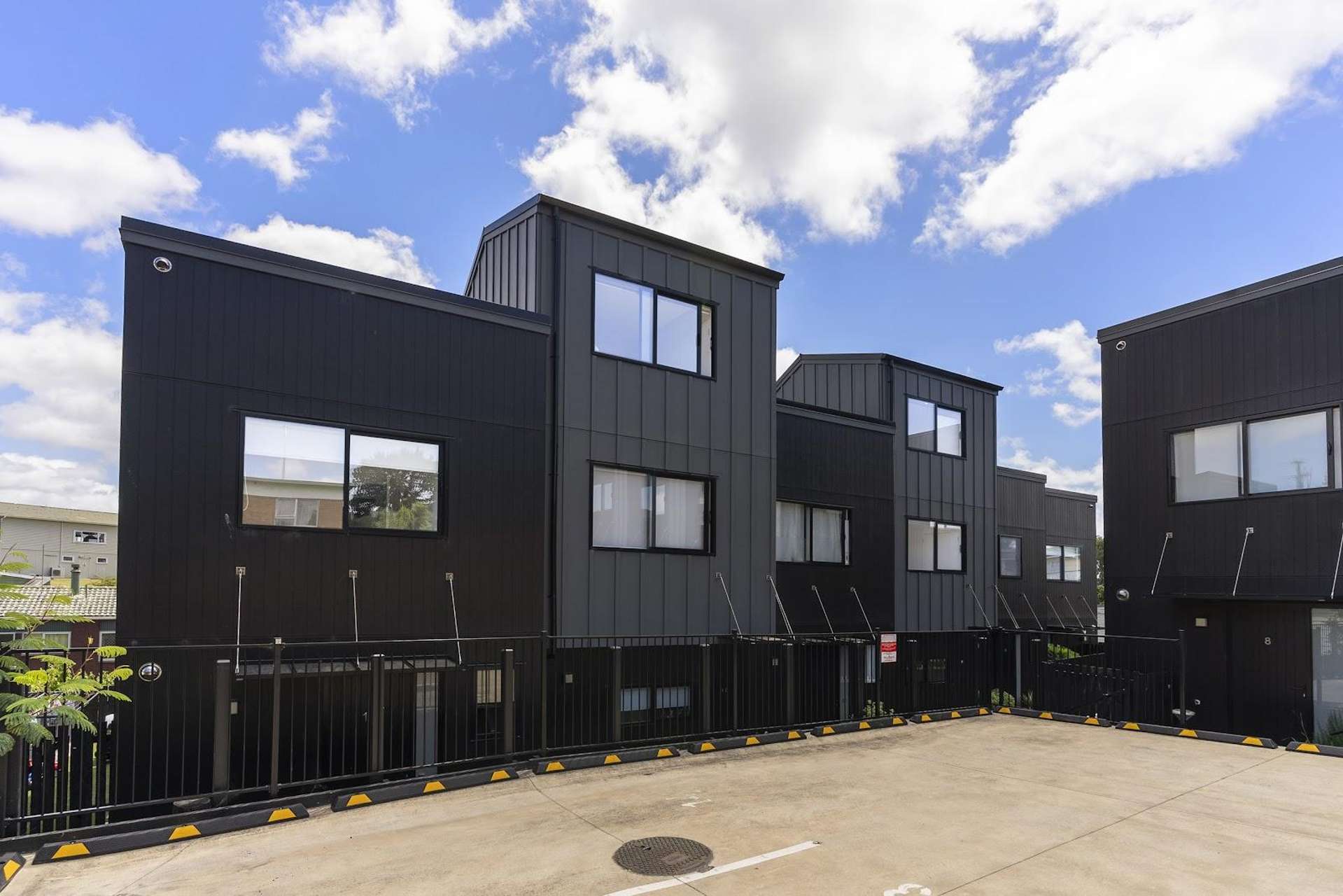 Unit 11/8 Chivalry Road Glenfield_0