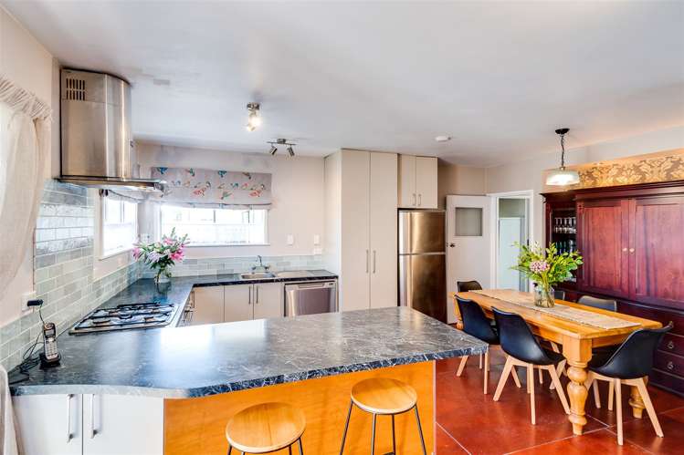 208 Caroline Place Mayfair_15