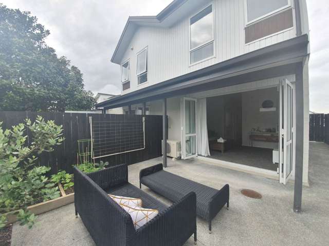 Open Plan Living with Private Courtyard