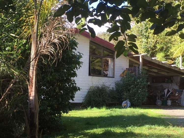 1415 Oparure Road Pomarangai_17