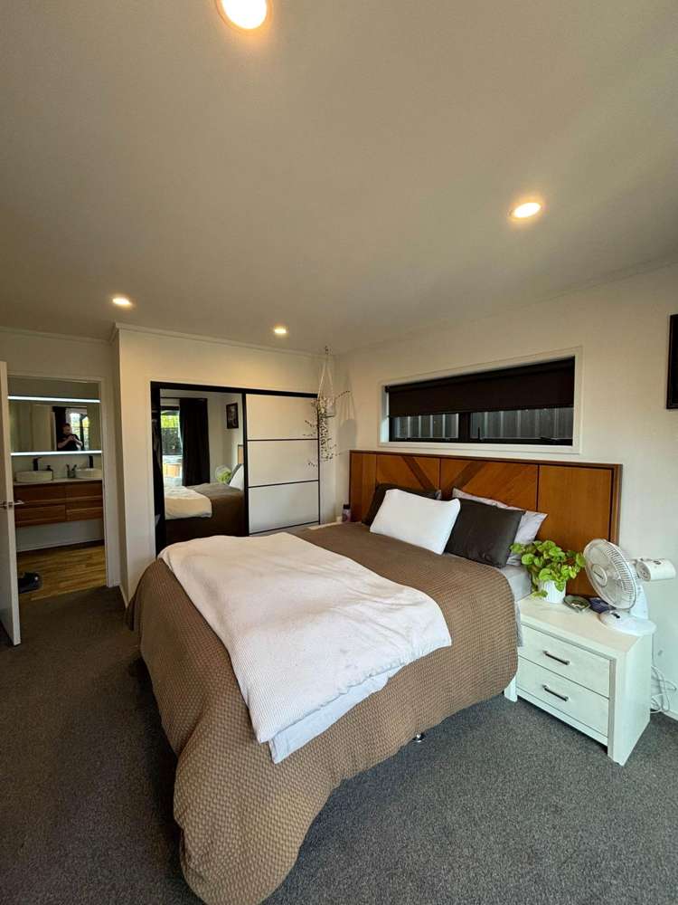 Tawhana Crescent Red Beach_4