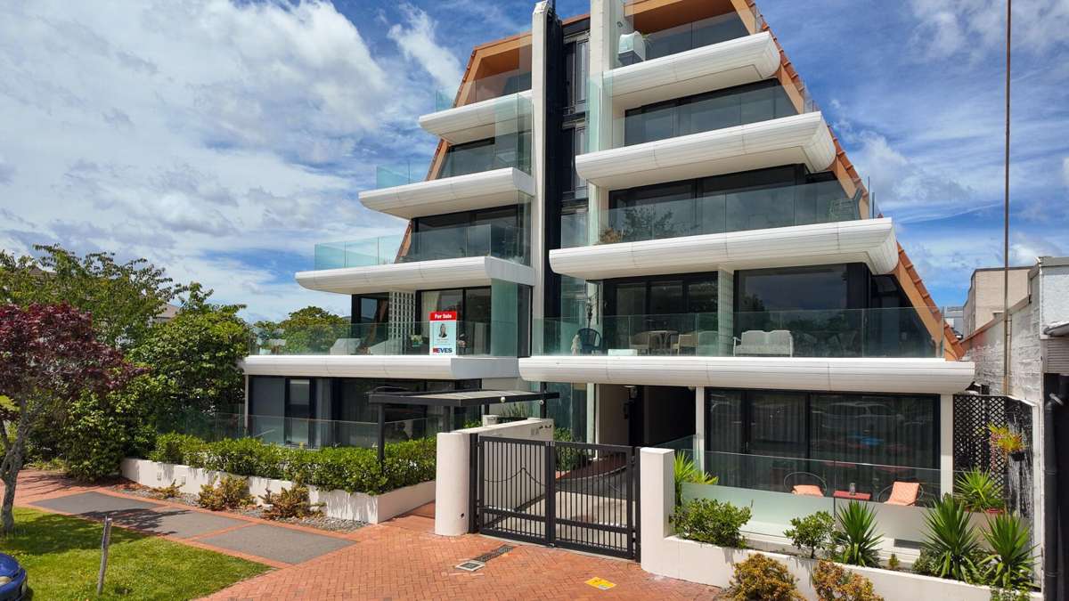 4/1152 Whakaue Street_0