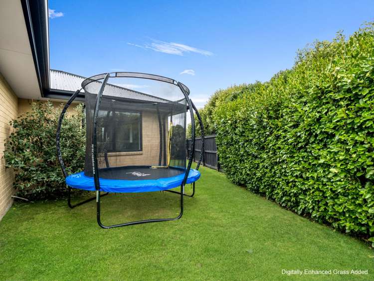 92 Sunline Avenue Lincoln_28