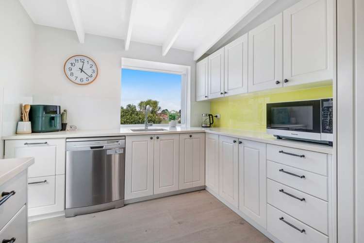 1321 Whangaparaoa Road Army Bay_11