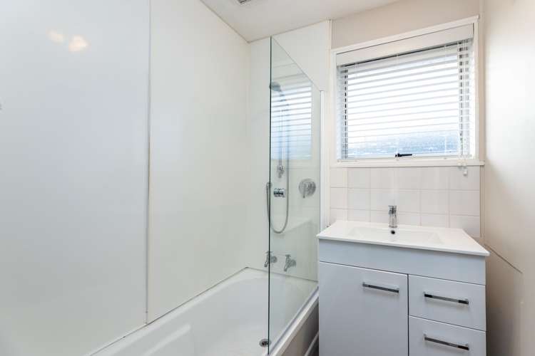 30 Oakley Crescent Hornby_9