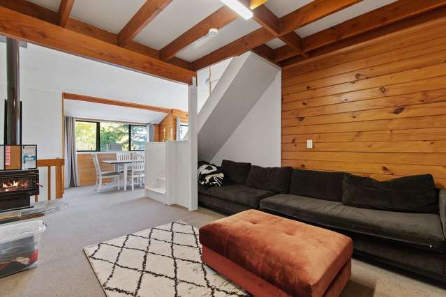 Hillcrest Spacious Living for 6+, Steps from Uni