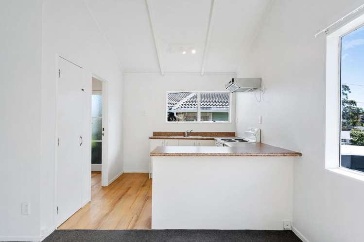 72 Vodanovich Road Te Atatu South_7