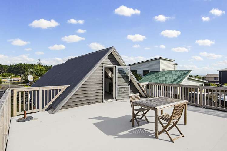 10 Arataki Grove Waitarere Beach_9