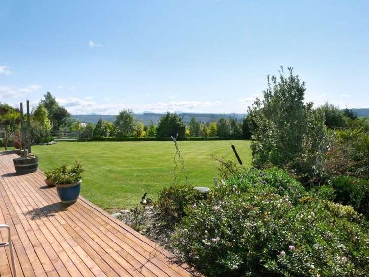 89 Totara View Road Wakefield_24