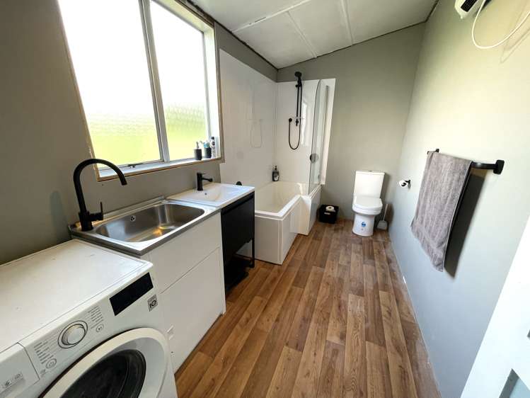 1 Allan Street Clinton and Surrounds_6