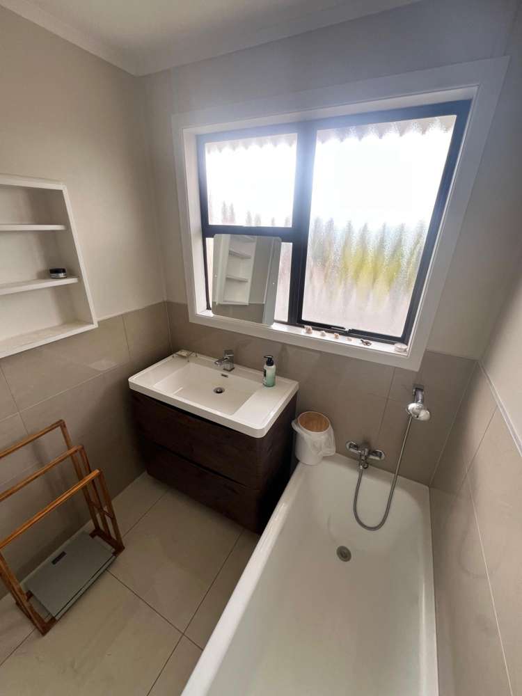 17 Bradbury Road Botany Downs_14