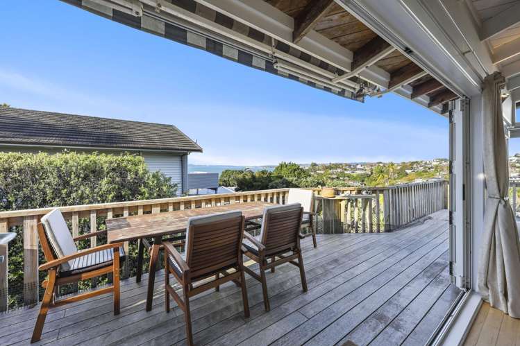 13 Colmar Road Mellons Bay_16