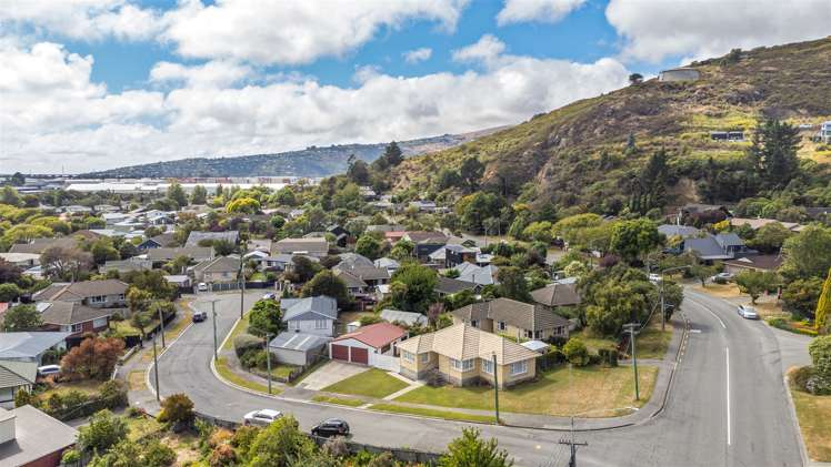 2 Lucienne Place Hillsborough_11