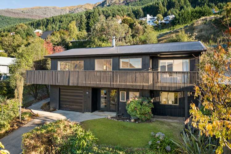 44 Wynyard Crescent Fernhill/Sunshine Bay_6