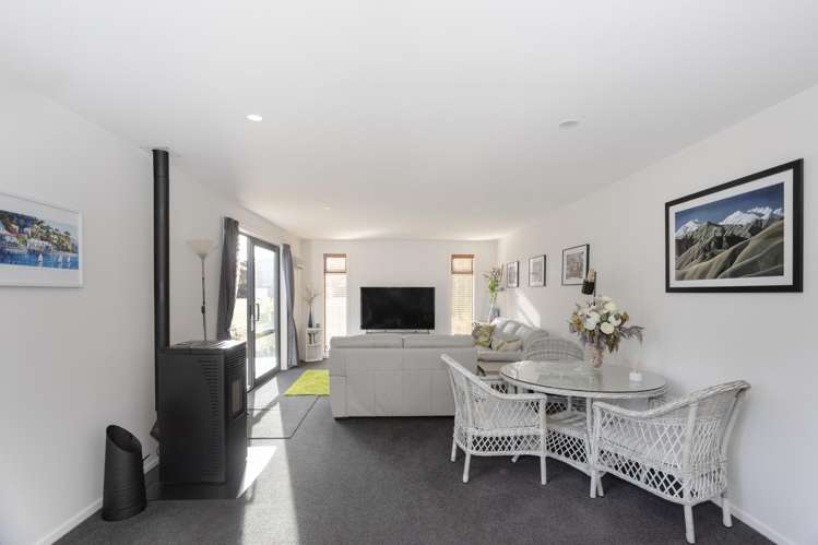 10 Bute Street Moeraki_11