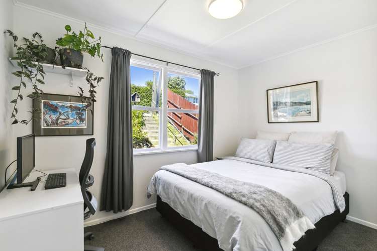 23 Lynda Avenue Paparangi_11