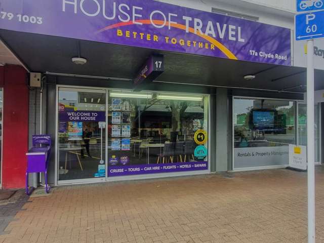 Retail for lease with carparks in Browns Bay