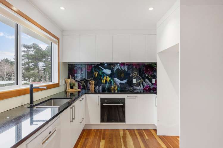 50 Davidson Crescent Tawa_9