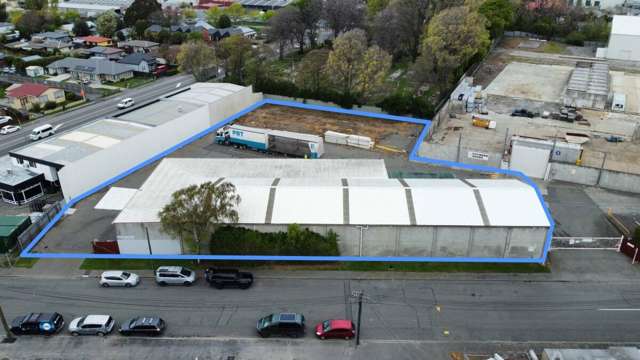 Warehouse & Large Yard!