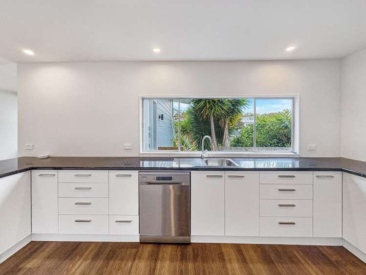 23 Parkes Avenue 1228_12