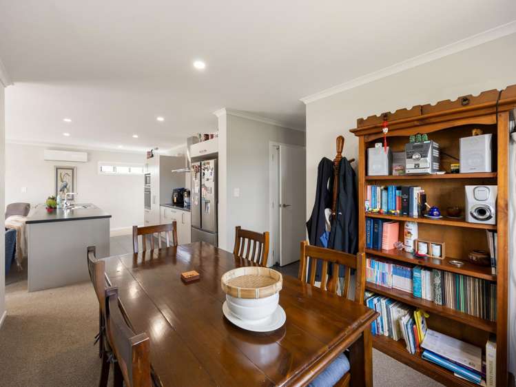 2/22 Iwi Road Baverstock_6