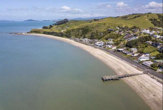 Beach-side Secure 1 Bed Apartment 23 Feb