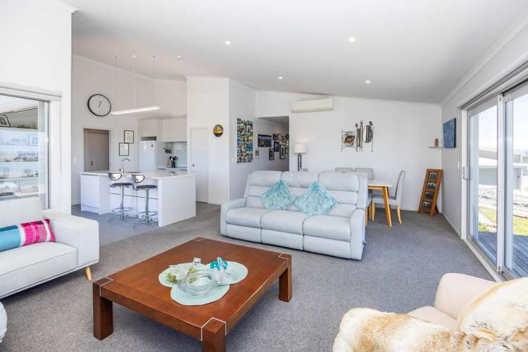 474 Maukutea Drive Aotea Harbour_10