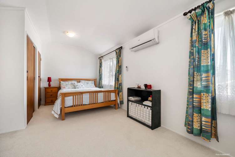 1/10 Heather Place Sunnynook_6