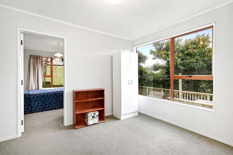 15a Kereru Bend Tawa_12