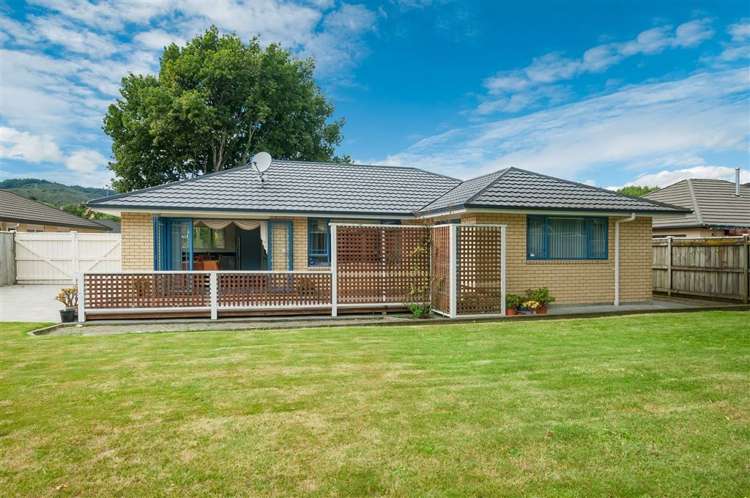 64 Mary Huse Grove Manor Park_19