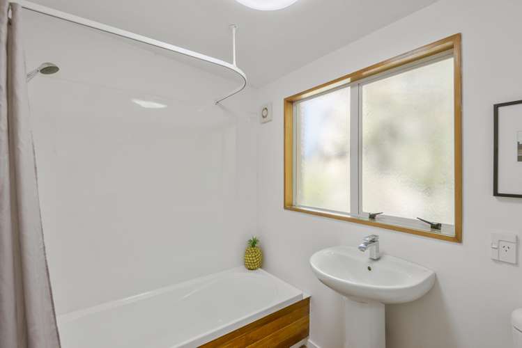 2/127 Moncks Spur Road Redcliffs_16