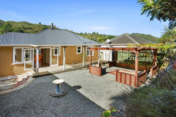 77 Hair Street Wainuiomata_17