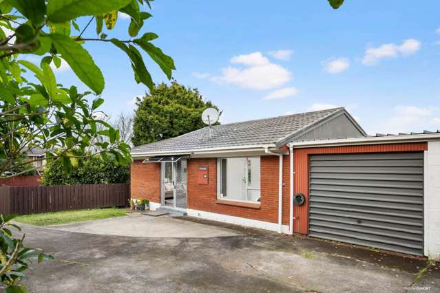 1/123 Gossamer Drive Pakuranga Heights_1