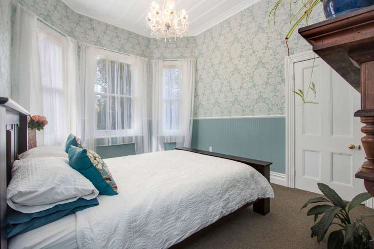 8 Banks Lane Waikino_8