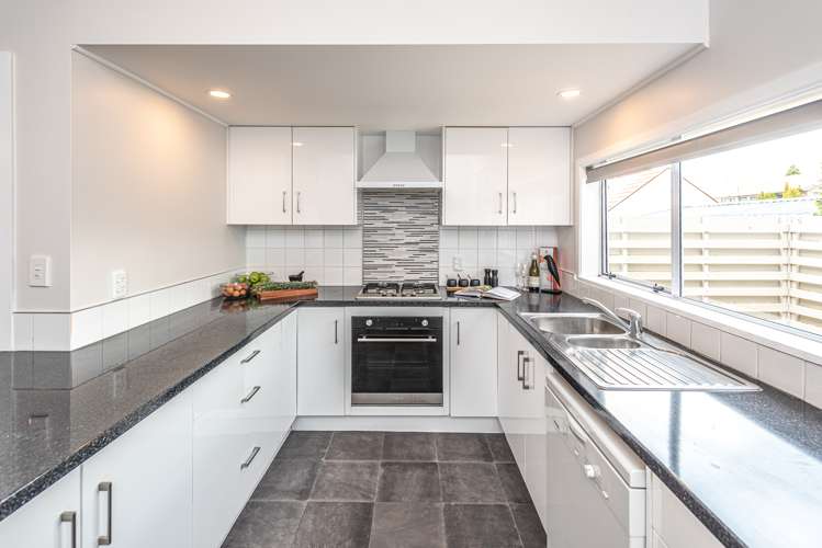 63 Surrey Road Springvale_1