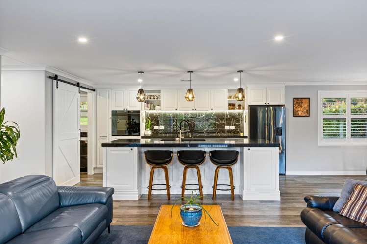 121 Valley Road Waimauku_12