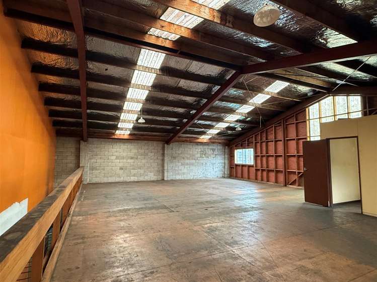 28 Montgomery Crescent Clouston Park_11