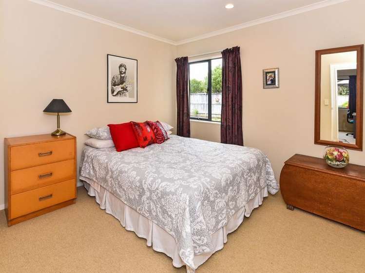 15 Greta Banks Place Wattle Downs_6