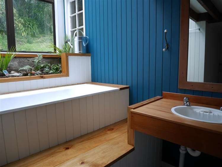 10 Airlie Street Glenduan_15