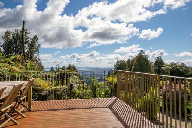 556 Scenic Drive Waiatarua_2