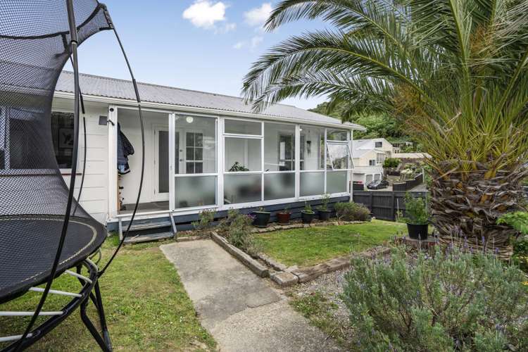 2 Ely Grove Wainuiomata_17